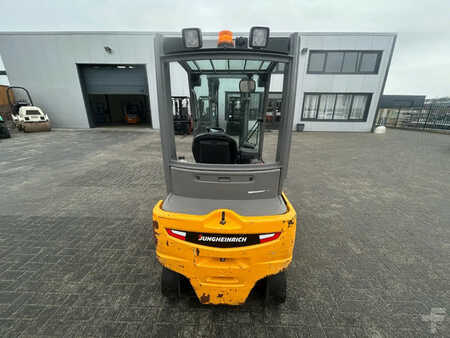 Elektro 4 Rad 2018  Jungheinrich Heftruck EFG 320 (5)