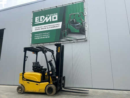 Elektromos 4 kerekű 2013  Yale ERP16VF Heftruck (1)