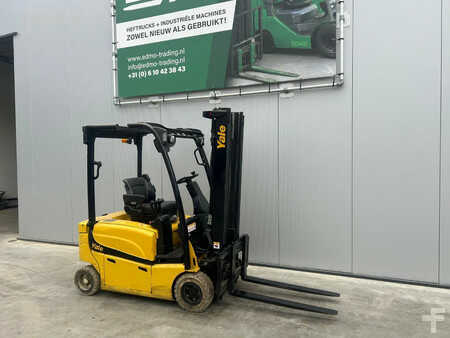Elektromos 4 kerekű 2013  Yale ERP16VF Heftruck (2)