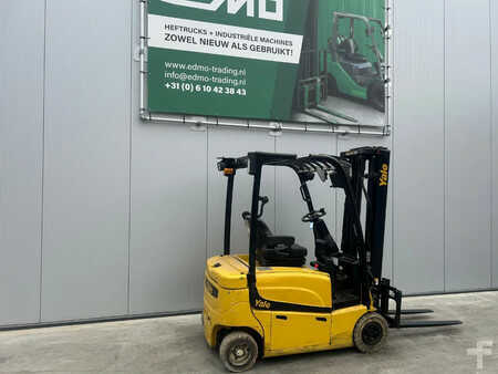 Elektromos 4 kerekű 2013  Yale ERP16VF Heftruck (3)