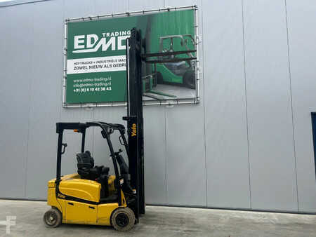 Elektromos 4 kerekű 2013  Yale ERP16VF Heftruck (6)