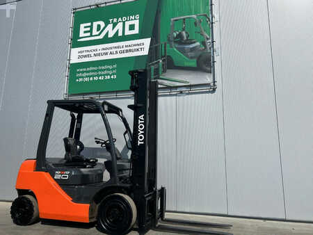 Dieselstapler 2009  Toyota 8FDF20 Heftruck (1)