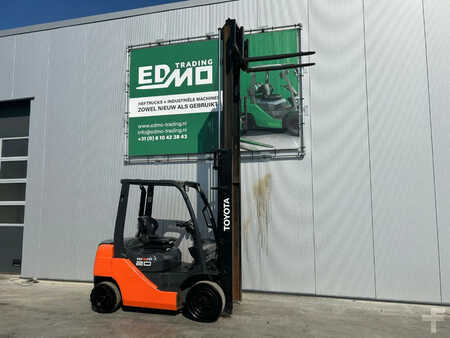 Dieselstapler 2009  Toyota 8FDF20 Heftruck (6)