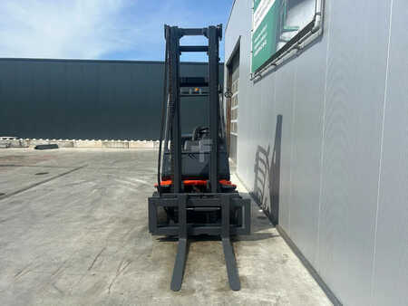 Diesel Forklifts 2002  Linde Heftruck H30D (5)