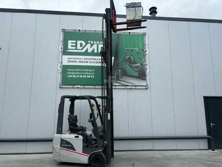 Eléctrica de 4 ruedas 2010  Nissan Heftruck 1N1L18Q (4)