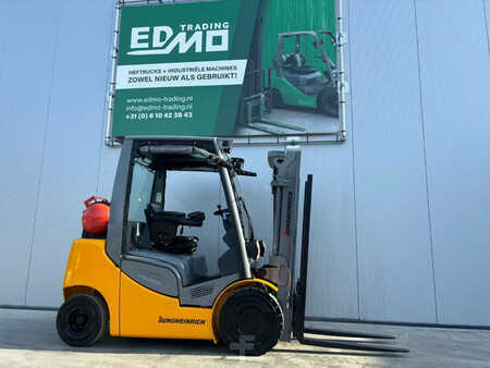 Carretilla elevadora GLP 2016  Jungheinrich Heftruck TFG425S (1)