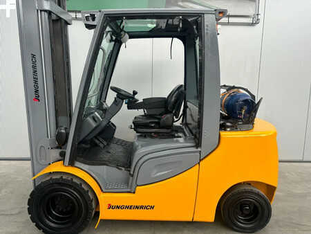 Wózki gazowe 2017  Jungheinrich Heftruck TFG430s (2)