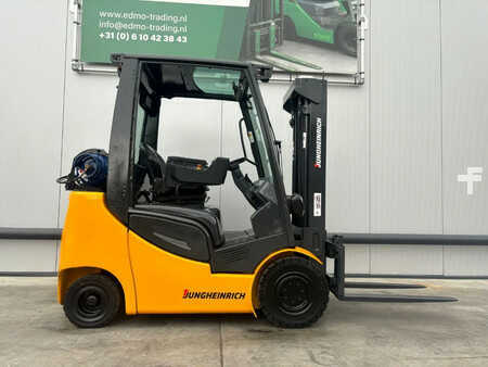 Gas gaffeltruck 2012  Jungheinrich TFG320s Heftruck (1)