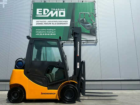 Gázüzemű targoncák 2008  Jungheinrich Heftruck TFG425s (1)