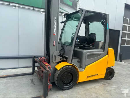 Elektro 4 Rad 2019  Jungheinrich Heftruck EFG535ks (3)