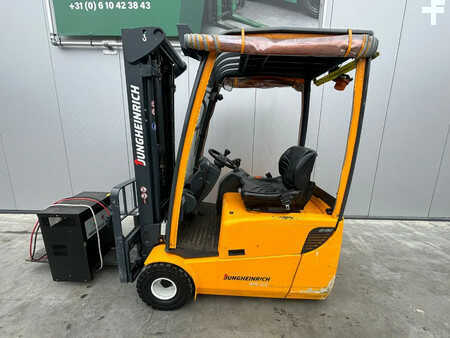 Carrelli elettrici 3 ruote 2010  Jungheinrich Heftruck EFG115 (2)