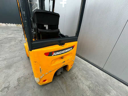 Carrelli elettrici 3 ruote 2010  Jungheinrich Heftruck EFG115 (4)