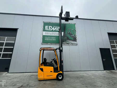Carrelli elettrici 3 ruote 2010  Jungheinrich Heftruck EFG115 (6)