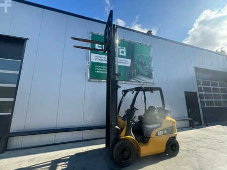 LPG heftrucks 2013  CAT Lift Trucks Heftruck GP25N (4)