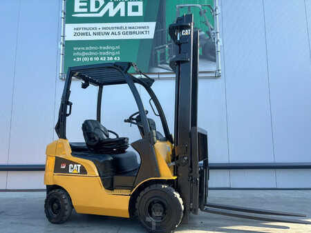 Chariots élévateurs diesel 2010  CAT Lift Trucks DP15N Diesel Heftruck (1)