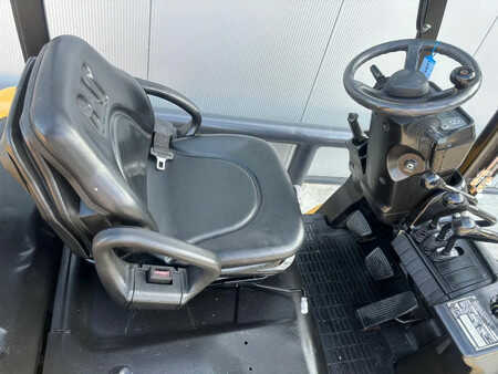 Chariots élévateurs diesel 2010  CAT Lift Trucks DP15N Diesel Heftruck (5)