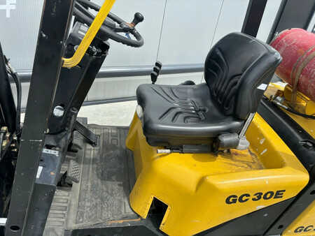 LPG heftrucks 2000  Daewoo Heftruck GC30E (5)