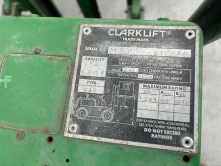 Wózki gazowe - Clark Heftruck OY30 (7)