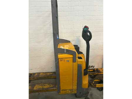 Lavtløftende truck 2018  Jungheinrich EJE 120 Pallettruck (1)