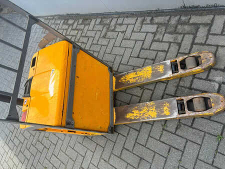 Nízkozdvižný vozík 2018  Jungheinrich Pallettruck EJE120 (3)