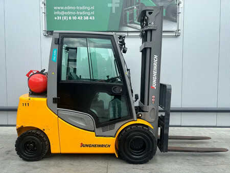 Empilhador a gás 2020  Jungheinrich Heftruck TFG430s (1)