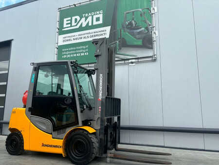 Empilhador a gás 2020  Jungheinrich Heftruck TFG430s (3)
