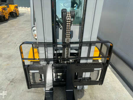 Empilhador diesel 2016  Jungheinrich Heftruck TFG425s (4)