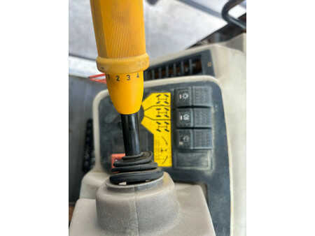 Wózki teleskopowe sztywne 2000  JCB Verreiker (8)