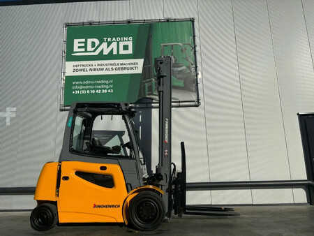 Elektro čtyřkolový VZV 2017  Jungheinrich EFG535ks Heftruck (1)