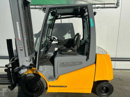 Elektro čtyřkolový VZV 2017  Jungheinrich EFG535ks Heftruck (2)