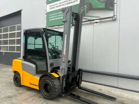 Diesel gaffeltruck 2019  Jungheinrich DFG430 Heftruck Diesel (3)