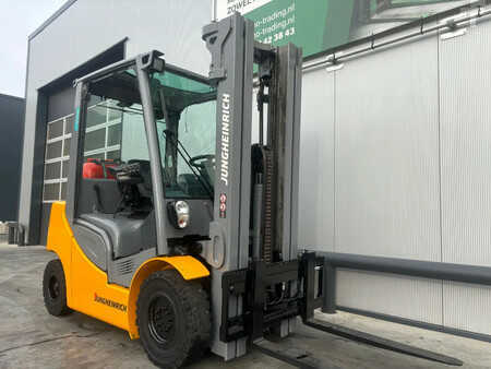 Gázüzemű targoncák 2016  Jungheinrich TFG425s Heftruck (2)