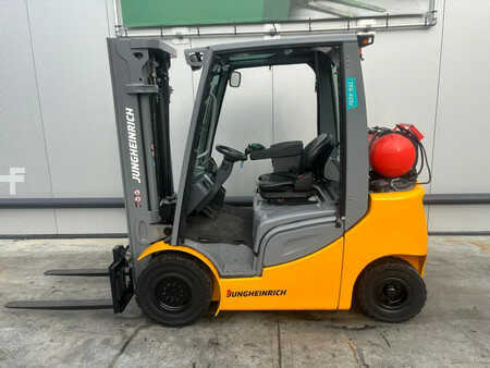 Gázüzemű targoncák 2016  Jungheinrich TFG425s Heftruck (3)