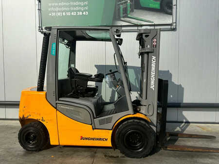 Diesel gaffeltruck 2016  Jungheinrich DFG430s Heftruck Diesel (1)