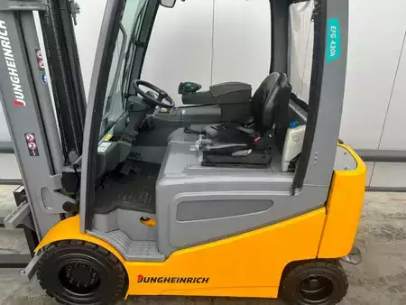 Elektryczne 4-kołowe 2018  Jungheinrich EFG430k Heftruck (5)