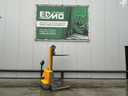 Stoccatori 2017  Jungheinrich Stapelaar EMC B10 (1)