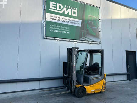 Eléctrico - 4 rodas 2020  Jungheinrich EFG215 Heftruck (3)