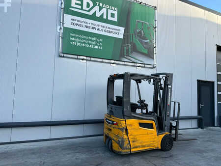 Chariots électriques à 4 roues 2018  Jungheinrich EFG216k Heftruck (3)