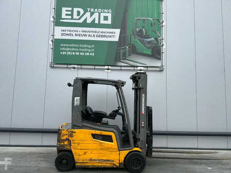 Sähkö - 4 pyör 2019  Jungheinrich EFG320 Heftruck (1)