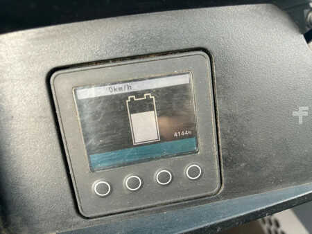 Carrelli elettrici 4 ruote - Jungheinrich EFG425ks Heftruck (9)