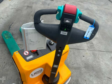 Ruční paletový vozík 2024  Jungheinrich Palletwagen EJE M13 (NEW!!!) (3)