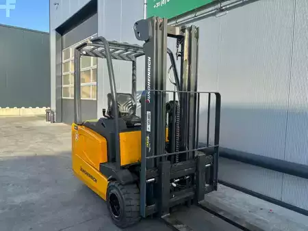 Eléctrica de 4 ruedas 2001  Jungheinrich EFGDF 18 Heftruck (4)