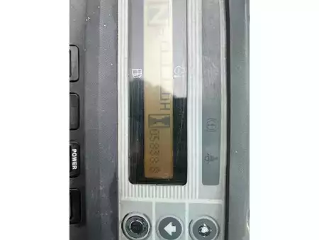 Chariots élévateurs GPL 2014  Unicarriers 2.5 Heftruck (10)