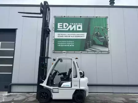 Chariots élévateurs GPL 2014  Unicarriers 2.5 Heftruck (6)