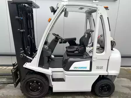 Chariots élévateurs GPL 2014  Unicarriers 2.5 Heftruck (8)