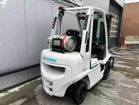 Gázüzemű targoncák 2014  Nissan Heftruck (3)