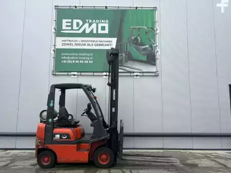 Gázüzemű targoncák 2005  Nissan 1,5 Heftruck (2)