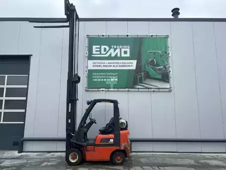 Gázüzemű targoncák 2005  Nissan 1,5 Heftruck (4)