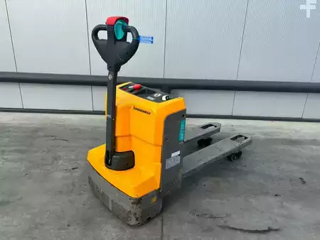 Pallyftare 2017  Jungheinrich Palletwagen EJE M13 (1)
