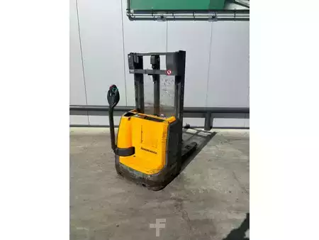 Stapelaars 2020  Jungheinrich Stapelaar EJC 112 (2)